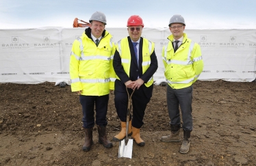 Cutting the first sod on the new Darwin Green estate on the old NIAB site in Huntingdon Road, Cambridge – of the 1,593 dwellings to be built on the site, 40% will be affordable.  L to R: David Thomas CEO, Barratt Developments; Cllr. David Bard South Cambridgeshire District Councillor and Cambridge Fringes Joint Development Control Committee; and Robert Holbrook, MD Barratt Homes Eastern Counties.